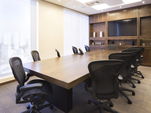 Office: Nacoes Unidas Tower, Sao Paulo, 04578-000