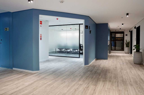 Office: Rua Visconde de N&aacute;car, 1440, Curitiba, 80410-201