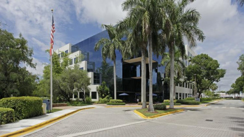 Office: Biscayne Blvd, Aventura, 33180