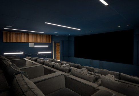 Office: Hollywood, Barton Ave, Los Angeles, 90038