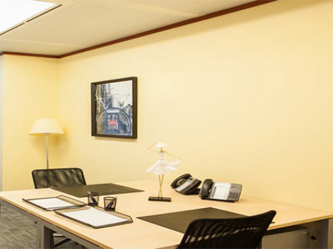 Office: BEA Finance Tower, 15/F BEA Finance Tower, Shanghai, 200120
