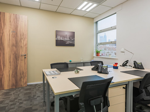 Office: Central Plaza, 2/F, Central Plaza, Shanghai, 200003