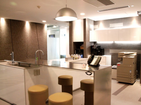 Office: Eco City, 9/F, Eco City, Shanghai, 200040