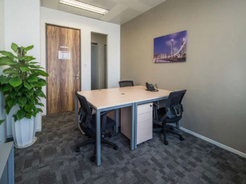 Office: Henderson, 20/F, Henderson Metropolitan, Shanghai, 200001