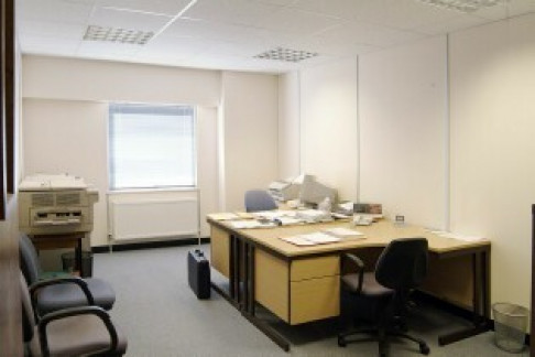 Office: Shieling House, Invincible Road, Farnborough, GU14