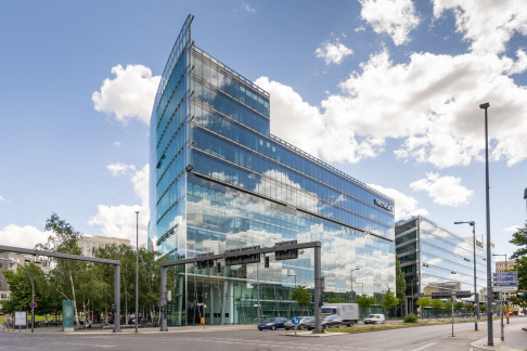 Office: Sony Center, Potsdamer Platz - Kemperplatz 1, Berlin, D-10785