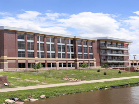 South Dakota, Sioux Falls - CNA Building