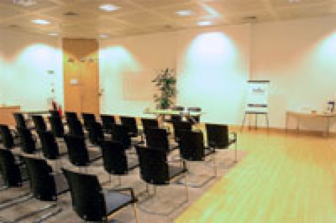Office: Stockley Park Arena, Uxbridge, UB11