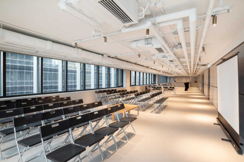 Office: 90 Connaught Road Central, Hong Kong Island