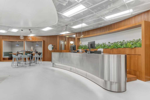 Office: Szervita square 8, Budapest, 1052