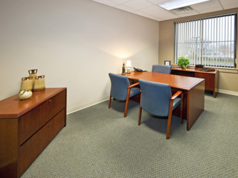 Office: Tennessee, Cedar Bluff Office Suites Plus, 200 Prosperity Place, Knoxville, TN 37923