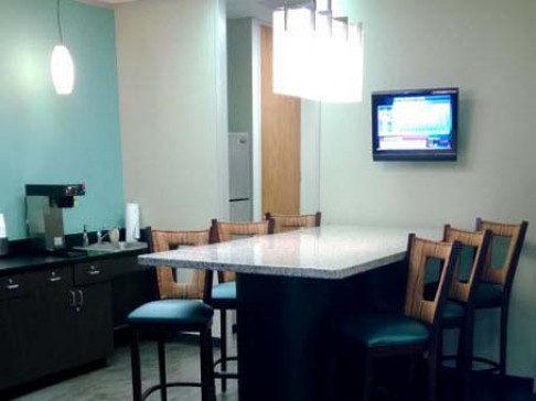 Office: Texas, Uptown, 2425 West Loop South, Houston, TX 77027