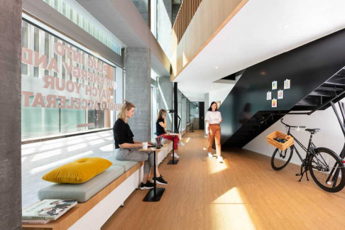 Office: The Circle 6, Zurich, 8058