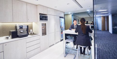 Office: The Lee Gardens, Manulife Plaza