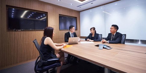 Office: The Lee Gardens, Manulife Plaza