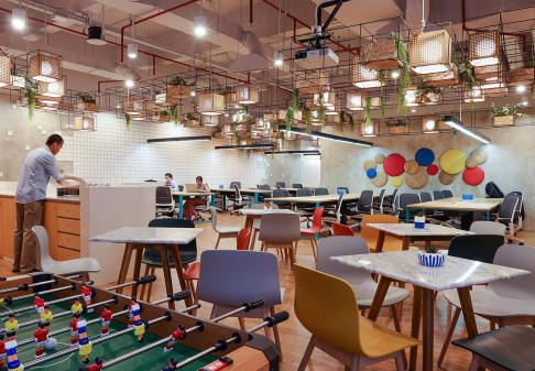 Office: The Plaza, The Plaza Office Tower, Jakarta 10350