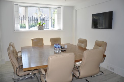 Office: The Vineyards Business Centre, Gloucester Avenue, London, NW1 7BB