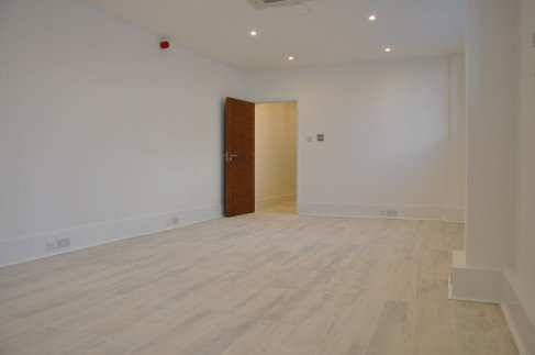 Office: The Vineyards Business Centre, Gloucester Avenue, London, NW1 7BB