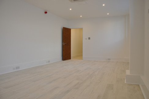 Office: The Vineyards Business Centre, Gloucester Avenue, London, NW1 7BB