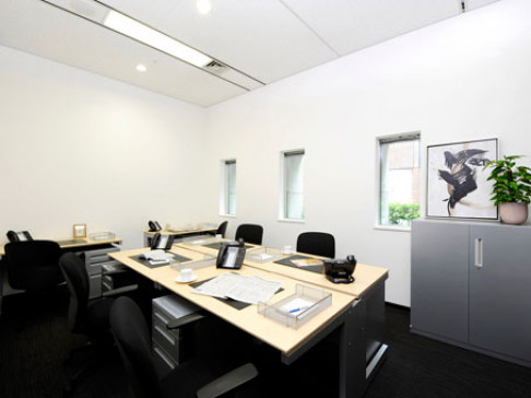 Office: Aoyama Place Canada, 1/F Place Canada, Tokyo, 107-0052