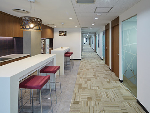 Office: Marunouchi Shin Kokusai Building, 8F Shin Kokusai Building, Tokyo, 100-0005