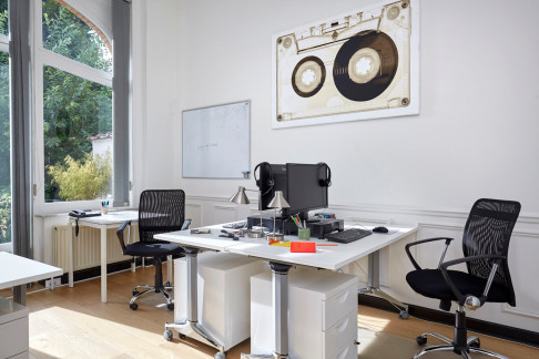 Office: Topos Montgomery, Rue Abb, Brussels, 1040