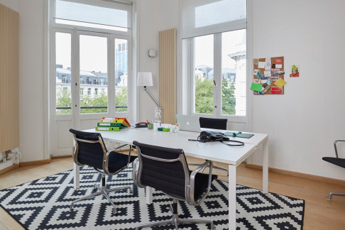Office: Topos Parc Royal, Rue de la Presse 4, Brussels, 1000
