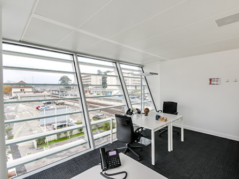 Office: Station Lakeside, Chemin Jean-Baptiste Vandelle 3A, Versoix, CH-1290