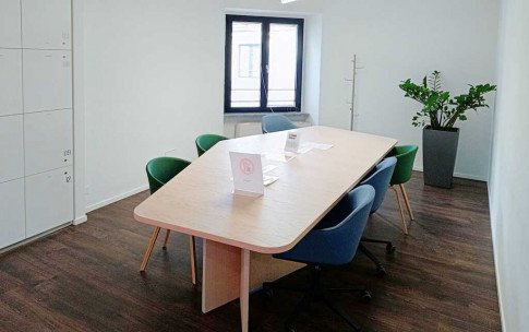 Office: Via Dante 16, Milan, 20121