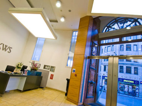 Office: Montenapoleone, Via Monte di Pieta' 21, Milan, 20121