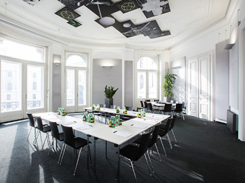 Office: Le Palais, Herrengasse 1-3, Vienna, A-1010