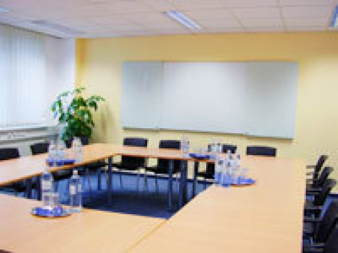 Office: Mariahilfer Strasse, Vienna, 1060
