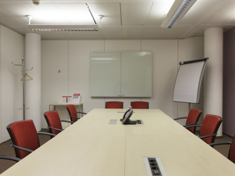 Office: Opera New Business centre, Kaerntner Ring 5-7, Vienna, 1010