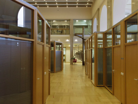 Office: Stock Exchange, Schottenring 16/2, Vienna, 1010