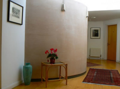 Office: West Hill House Business Centre, Swains Lane, London, N6