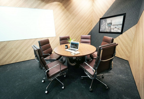 Office: Westgate Tower, 1 Gateway Drive, Singapore 608531