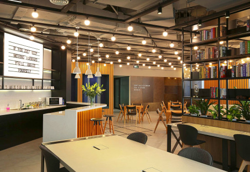 Office: Wheelock Square, 1717 West NanJing Road, Shanghai 200040