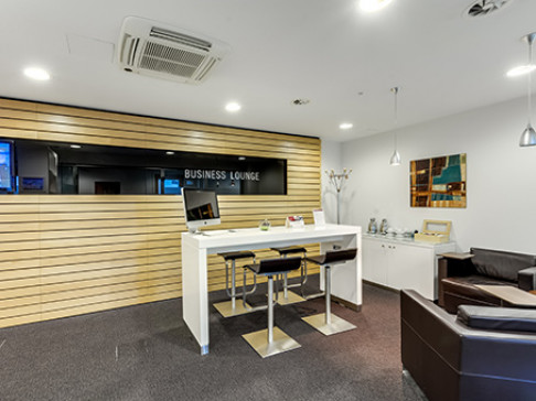Office: Mainstation, Bahnhofplatz 17, Winterthur, CH-8400