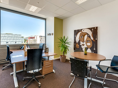 Office: Mainstation, Bahnhofplatz 17, Winterthur, CH-8400